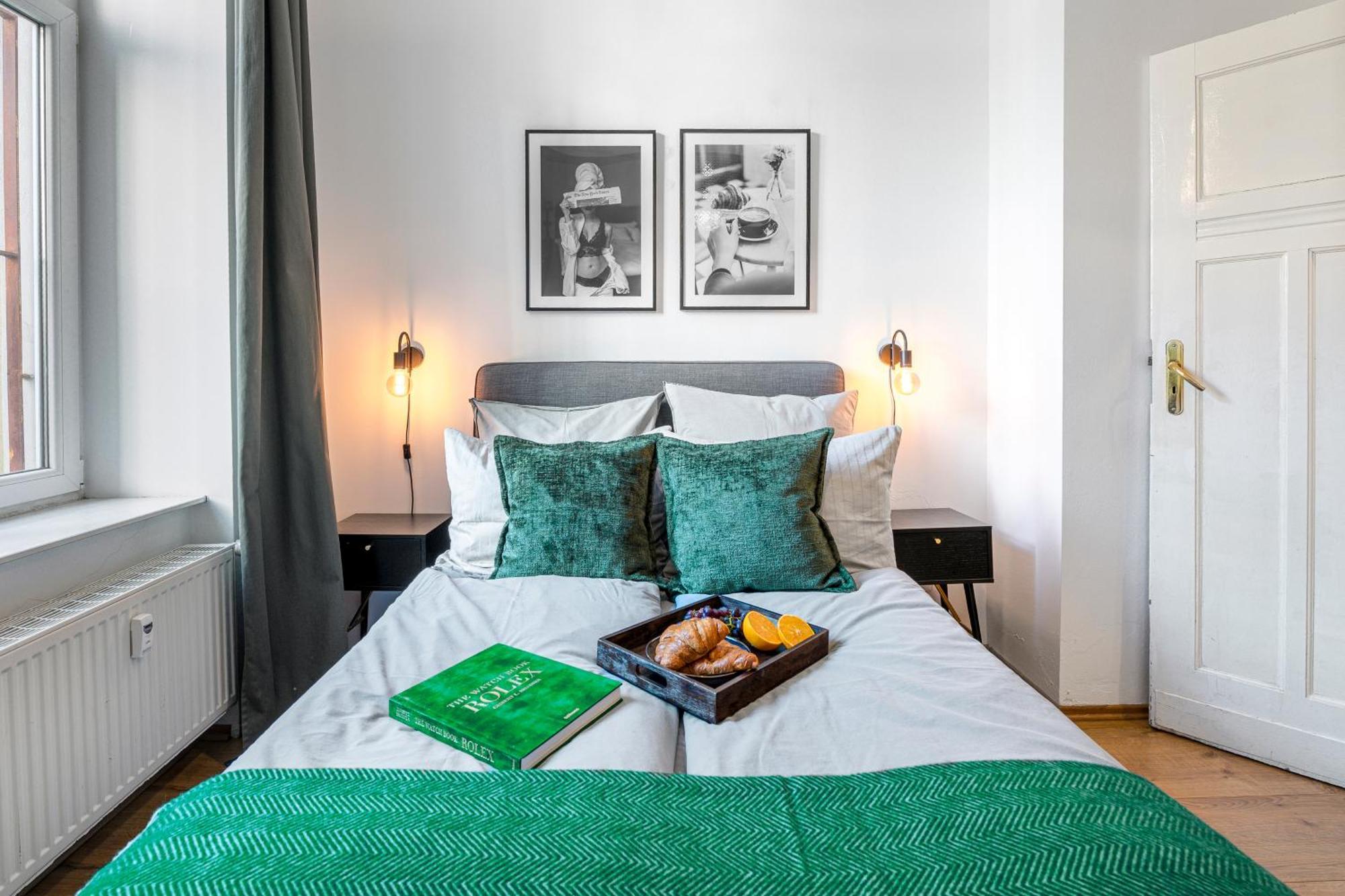 Theboediker Group & Family Apartment, 3 Bedroom 1 Living Room, 2 Bathrooms, Ideal For Bigger Groups Of 4 -9 Guests — Photos 3